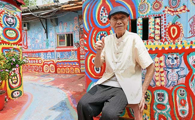 97-Year-Old Grandpa Paints Buildings and Saves Village